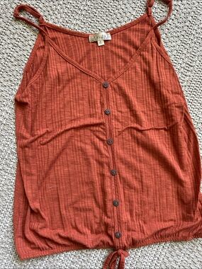 Lavish Rust Button-Front Tie-Hem Tank